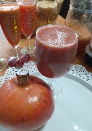 A picture of Pomegranate juice.