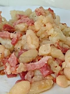 Una foto de Salteado de judías blancas y coliflor