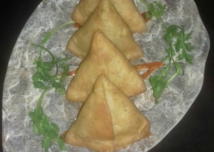 Recipe of Favorite Chole Stuffed Samosa