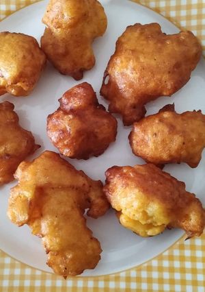 Una foto de Tortillitas de bacalao y patatas