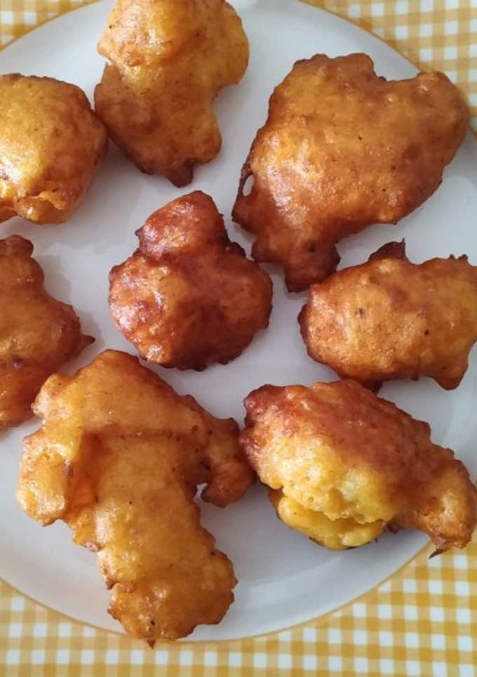 Una foto de Tortillitas de bacalao y patatas