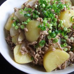 A picture of Pork Mince Nikujaga.