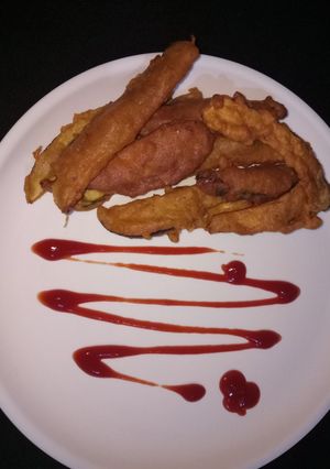 A picture of Besan brinjal fritters.