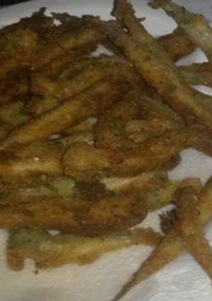 Una foto de Cornalitos con ensalada de papas