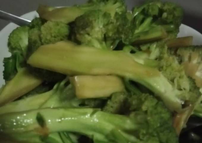 Stir fry broccoli