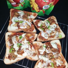 A picture of Pizza bared.