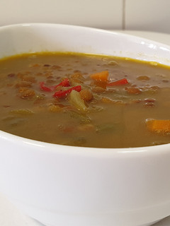 Una foto de Lentejas con verduras y curry