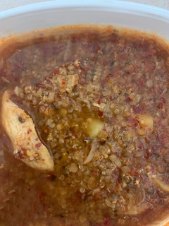 Una foto de Guiso de quinoa con pollo