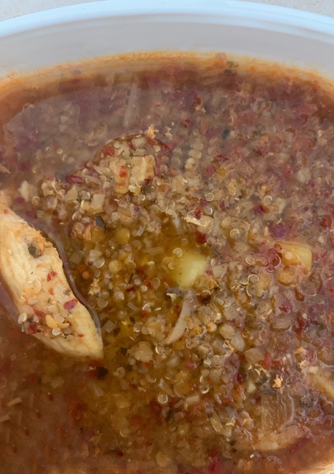 Una foto de Guiso de quinoa con pollo