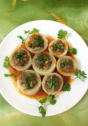 Hình của món Củ cải nhồi thịt bò hấp.