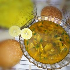 A picture of Desi chicken clear soup.