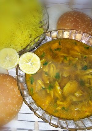 A picture of Desi chicken clear soup.