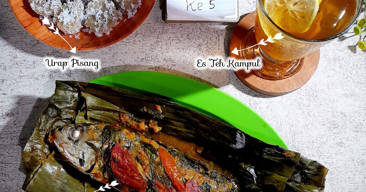 Set Menu Ultah Simpel : (Pepes Ikan Kembung Kemangi, Urap Pisang, Es Teh Kampul)