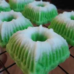 A picture of Putu ayu.
