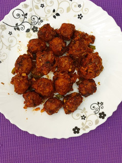 A picture of Spicy Dry Vegetable Manchurian (dhara kitchen recipe).