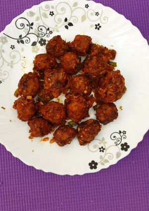 A picture of Spicy Dry Vegetable Manchurian (dhara kitchen recipe).