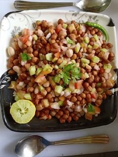 चना चाट (chana chaat recipe in Hindi) रेसिपी मुख्य फोटो