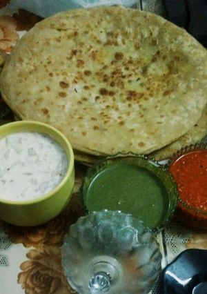 A picture of Aloo parath.