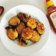 Đậu hũ trứng cuộn lá kim sốt cay