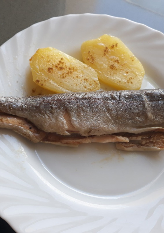 Una foto de Trucha asalmonada en papillot