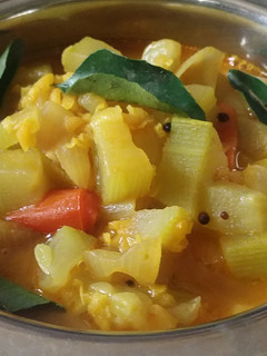 தலைப்பு : சுரைக்காய் கூட்டு(surakkai koottu recipe in tamil) செய்முறை முக்கிய புகைப்படம்
