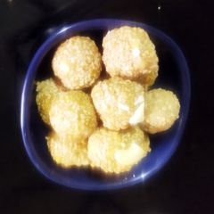 Til k Laddu A picture of Til k Laddu.