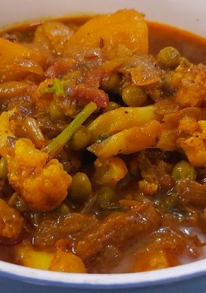 गोभी आलू  मटर  की सब्जी (Gobhi aloo matar ki sabzi recipe in Hindi) रेसिपी मुख्य फोटो
