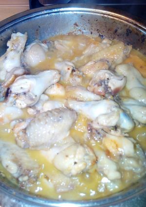 Una foto de Alitas de pollo al ajillo