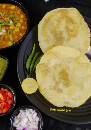 भटूरे (bhature recipe in Hindi) रेसिपी मुख्य फोटो