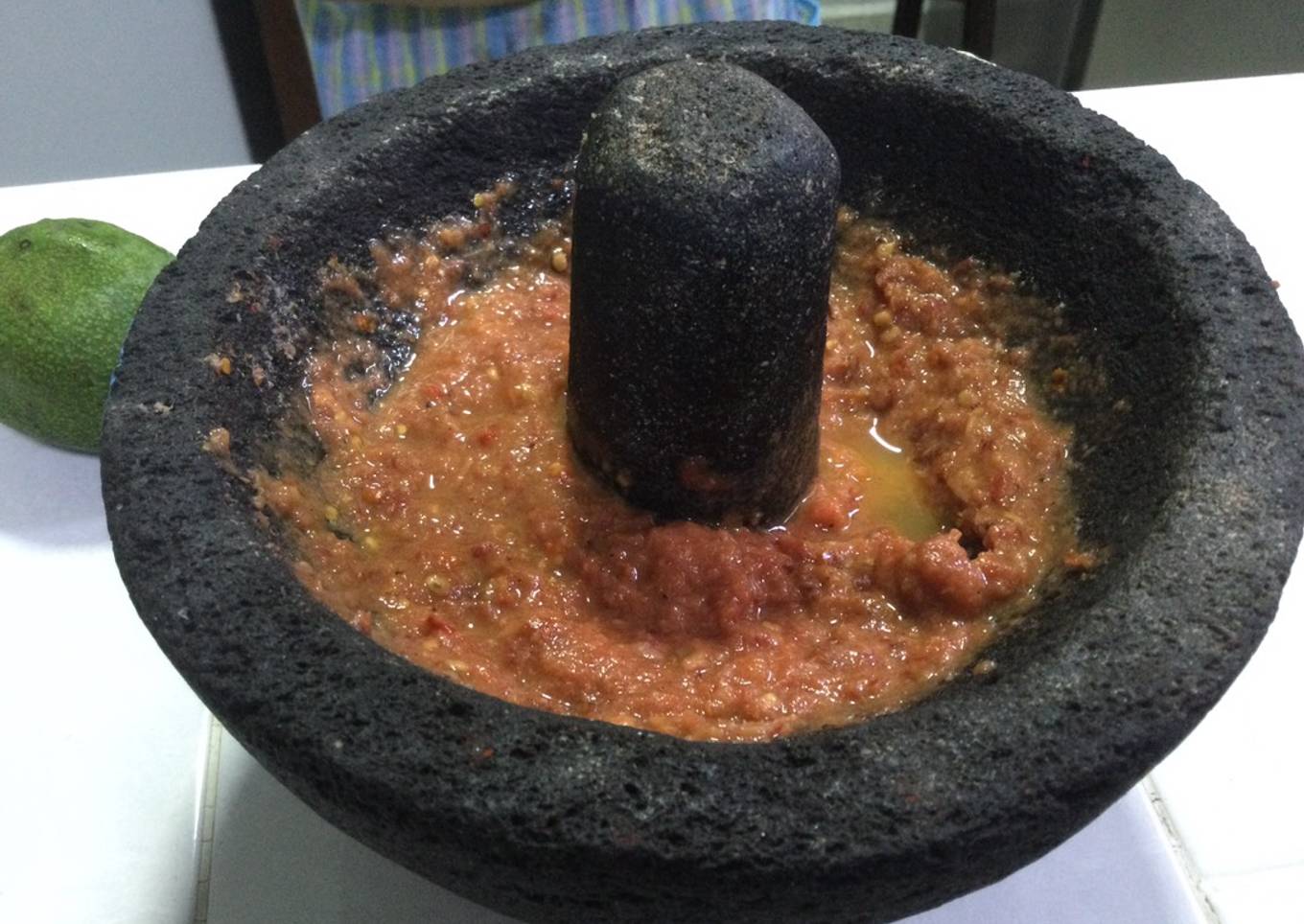 Salsa de jitomate con chinicuiles