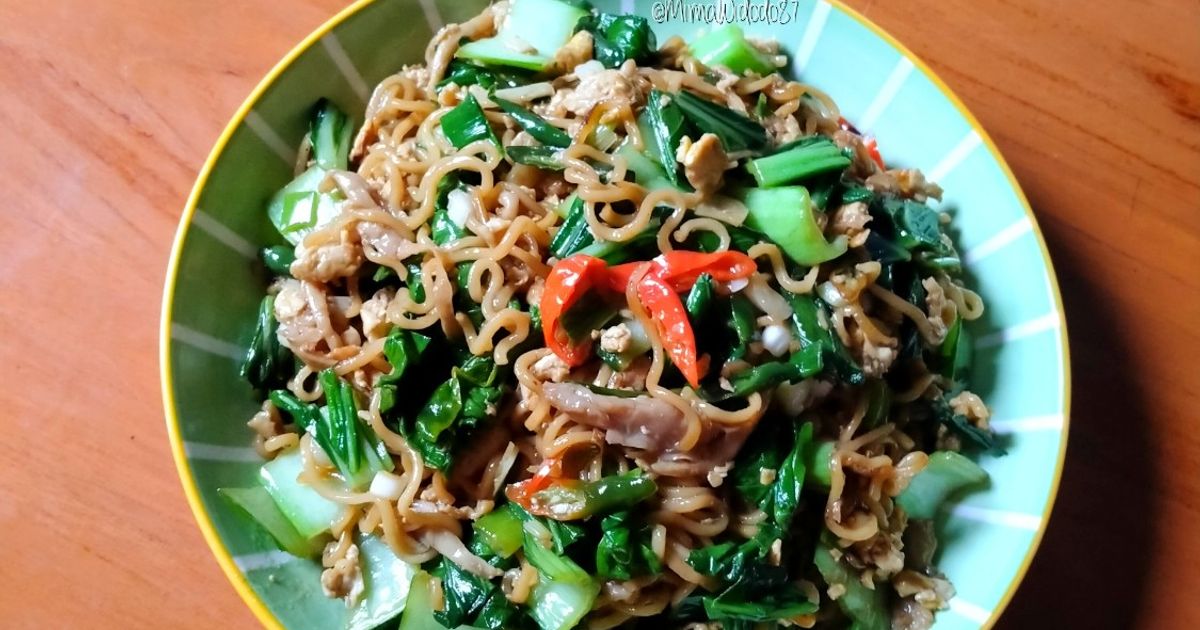 Mie goreng oseng jamur