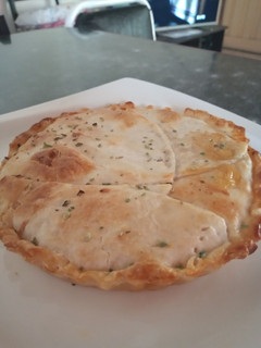 Una foto de Tarta de verduras con tapas de empanadas
