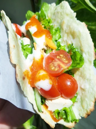 Cara Simple Menyiapkan Resep  Simple Tortilla salad yang Lezat, Bikin Ketagihan