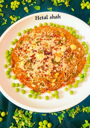 મેથી મટર ચીઝી હાંડવો (Methi Matar Cheesy Handvo Recipe In Gujarati) રેસીપી મુખ્ય ફોટો