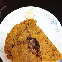 A picture of Cabbage ke Parathe Garlicky.