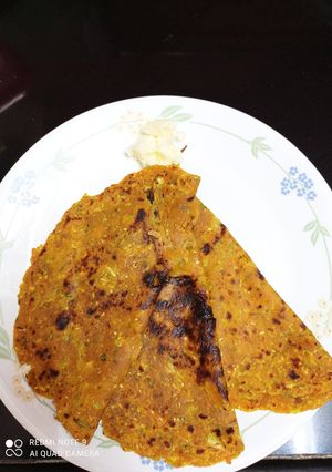 A picture of Cabbage ke Parathe Garlicky.