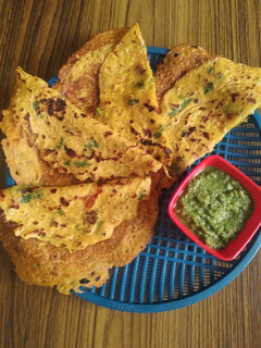 બેસન ચીલા (Besan Chila Recipe in Gujarati) રેસીપી મુખ્ય ફોટો