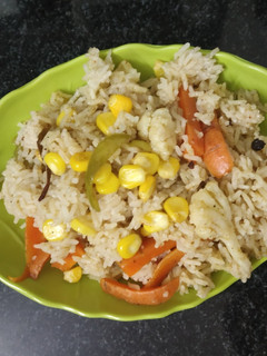 कॉर्न पुलाव (corn pulao recipe in marathi) रेसिपी चे मुख्य फोटो