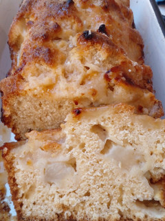 Una foto de Budín de manzana 🍏 pera y canela. Súper húmedo y exquisito 😉