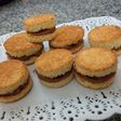 Alfajores de coco y dulce de leche