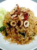 ข้าวผัดกะเพราปลาหมึก
