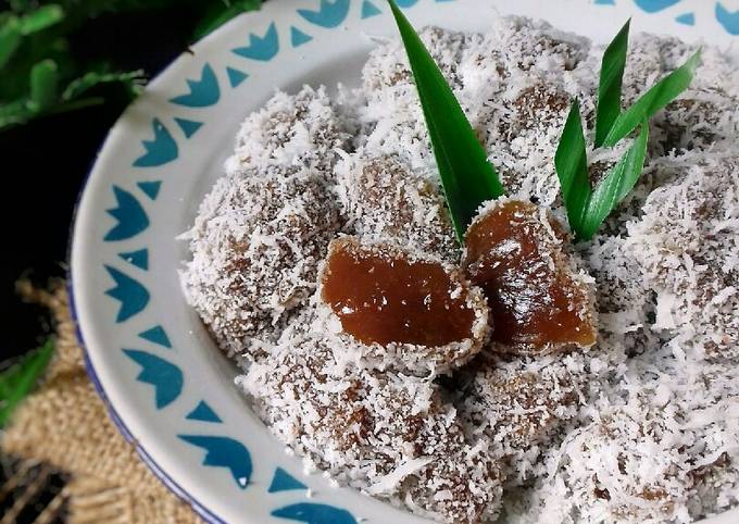 Cara Membuat Kue Ongol Ongol Resep Ongol - Ongol Sagu oleh Tya's Kitchen - Cookpad