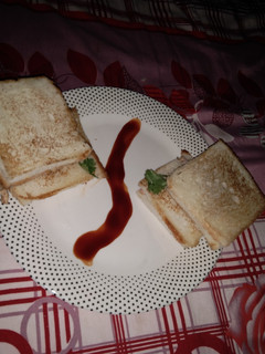 A picture of Simple chicken sandwich.