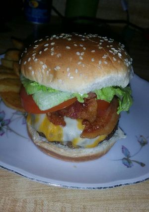 A picture of American cheeseburger.