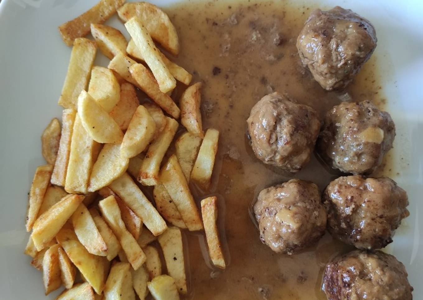 Albóndigas en salsa española