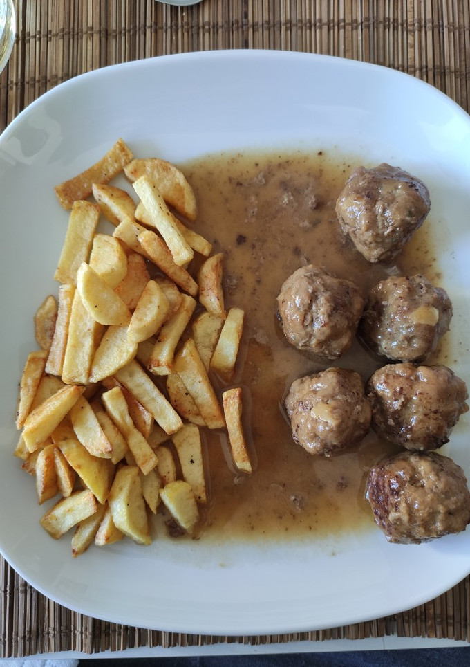 Una foto de Albóndigas en salsa española