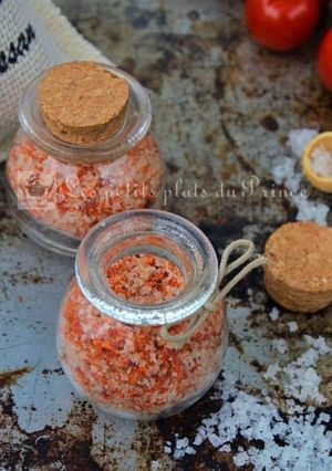 Une photo de Sel aromatisé aux peaux de tomate