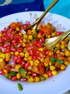 ચણા ચાટ (Chana Chaat Recipe In Gujarati) રેસીપી મુખ્ય ફોટો