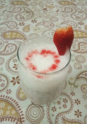 A picture of Strawberry milk shake.