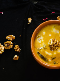 வால்நட் தேங்காய் பால் வெஜ் கிரேவி(சொதி) (Walnut thenkaaipaal veg gravy recipe in tamil) செய்முறை முக்கிய புகைப்படம்